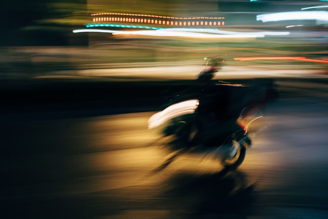 杨默依全新EP《不率直》单曲《欢欣》上线诠释甜涩交错的单恋心动